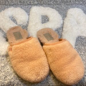 EUC UGG FUZZY SLIPPERS